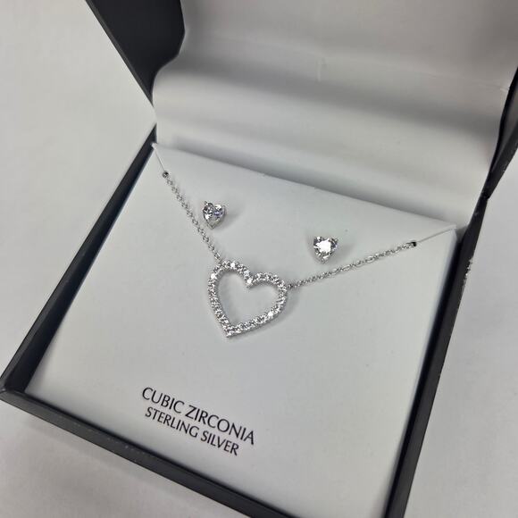 Giani Bernini 2 Pc CZ Heart Pendant Necklace & Stud Earrings Sterling Silver NEW - Picture 8 of 10